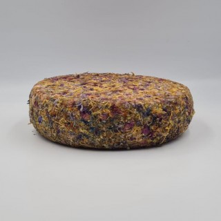 Tomme de chèvre aux fleurs